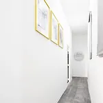Ultra - New - Ac * Budapest