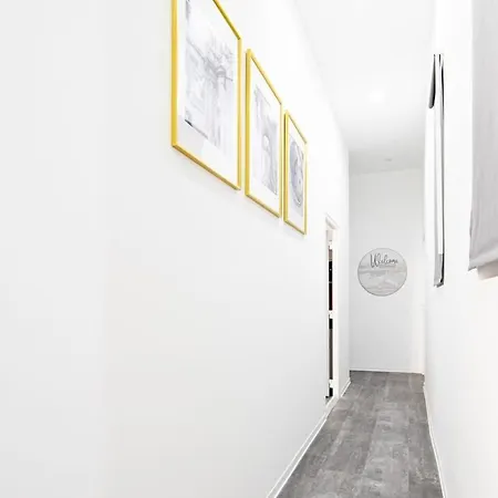 Ultra - New - Ac * Budapešť