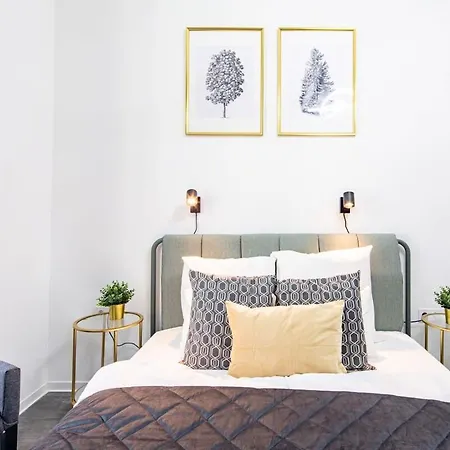 Ultra - New - Ac * Budapešť